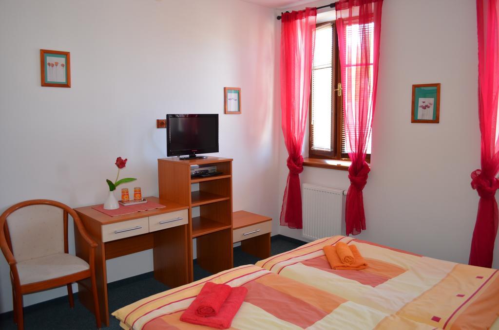 Hotel U Kapra Lázně Bělohrad Oda fotoğraf