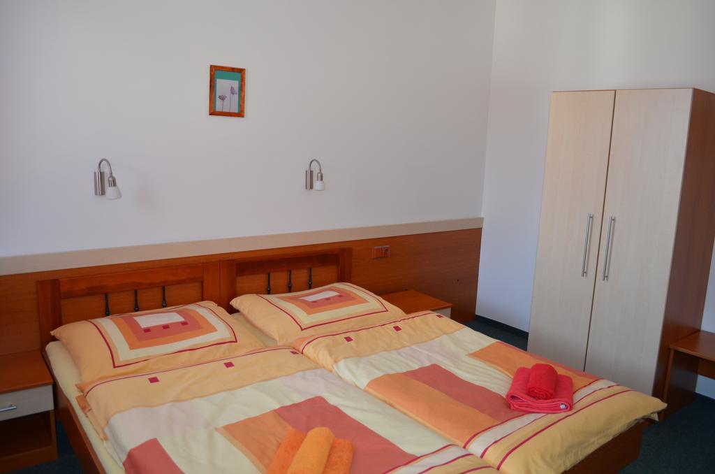 Hotel U Kapra Lázně Bělohrad Oda fotoğraf