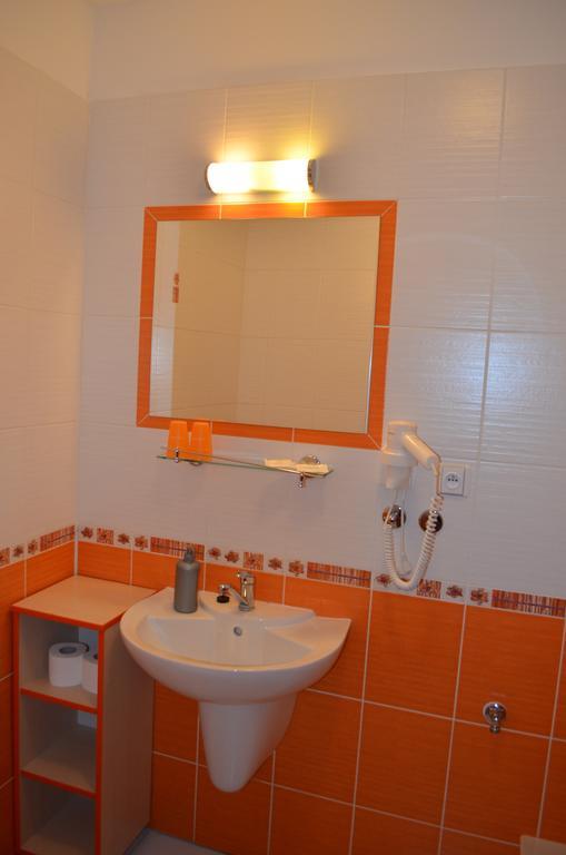 Hotel U Kapra Lázně Bělohrad Oda fotoğraf